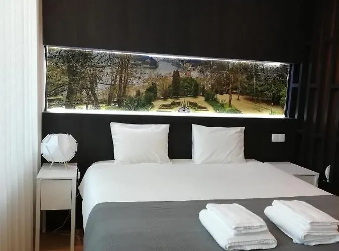 Apartment 404 Gale Center Wifi, Parking